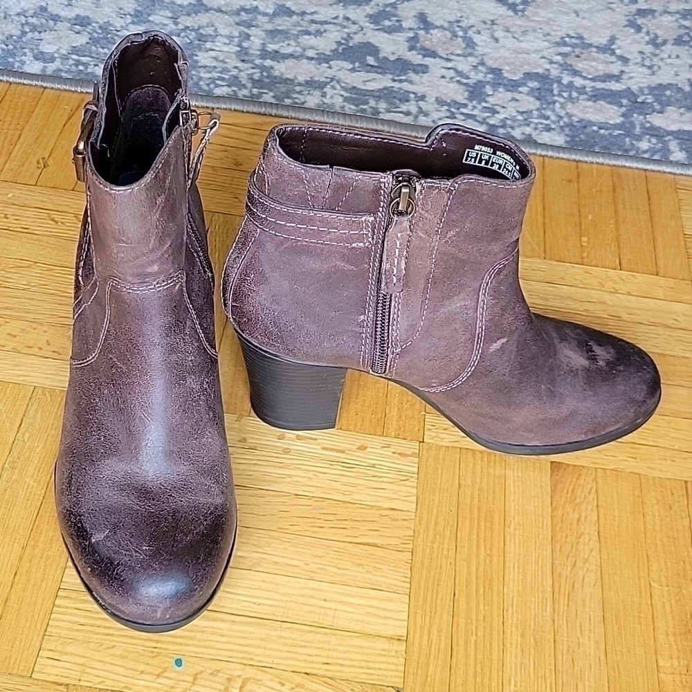 Nwot ROCKPORT Booties US 7.5
